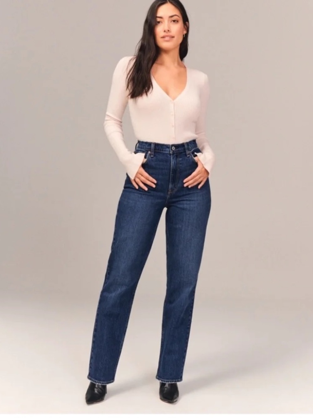 Abercrombie Curve Love Ultra High Rise 90's Straight Jeans in Dark Wash Size 27